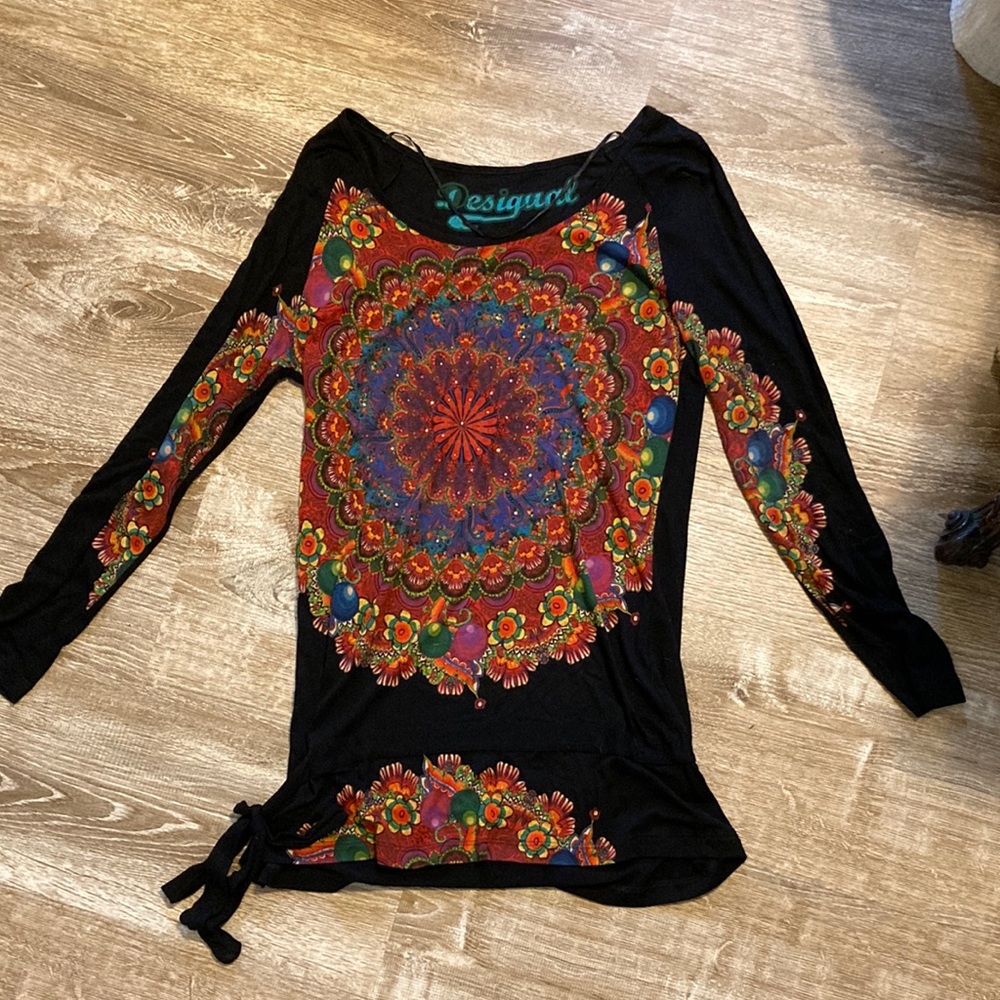 Desigual tunic top long sleeve no size tag but shirt fits like medium